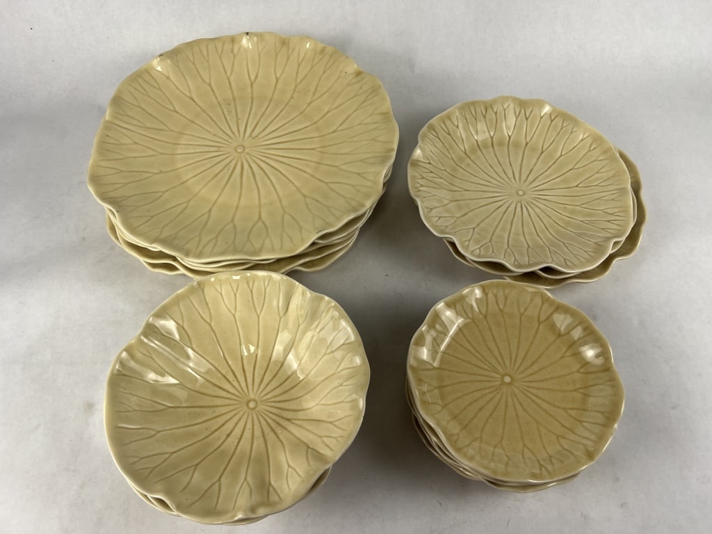 Lotus by Poppytram beige plates: Earten color, California made. 16 pieces. Dimensions: Dinner plate: Dia: 11", Small plate: Dia: 6" Condition: Only one edge chip, minro surface scratches.