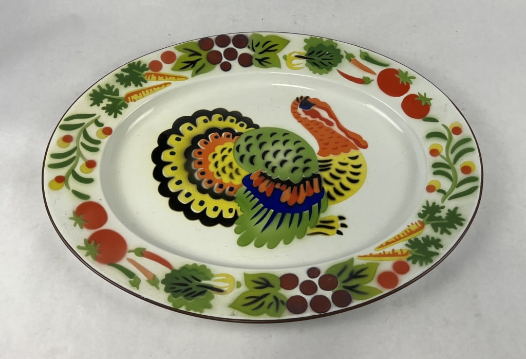 Vintage painted tin turkey platter: Great colors, made in Hong Kong. Dimensions: L 18" x W 14.5"