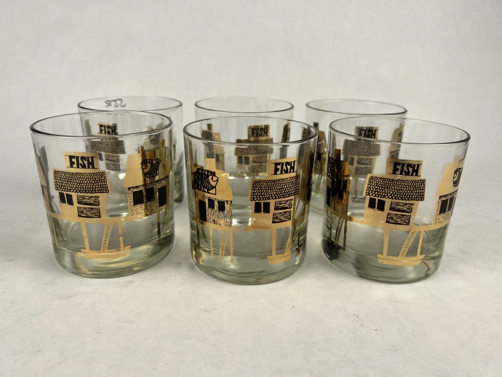 (6) Couroc bar glasses: Couroc fish bar glasses. Dimensions: H 3.5" Condition: One with wear, the others showing light signs of age.