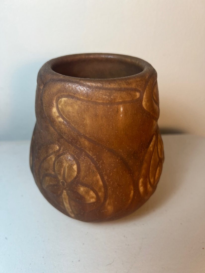 Van Briggle pottery vase- early matte glaze (1 of 4)