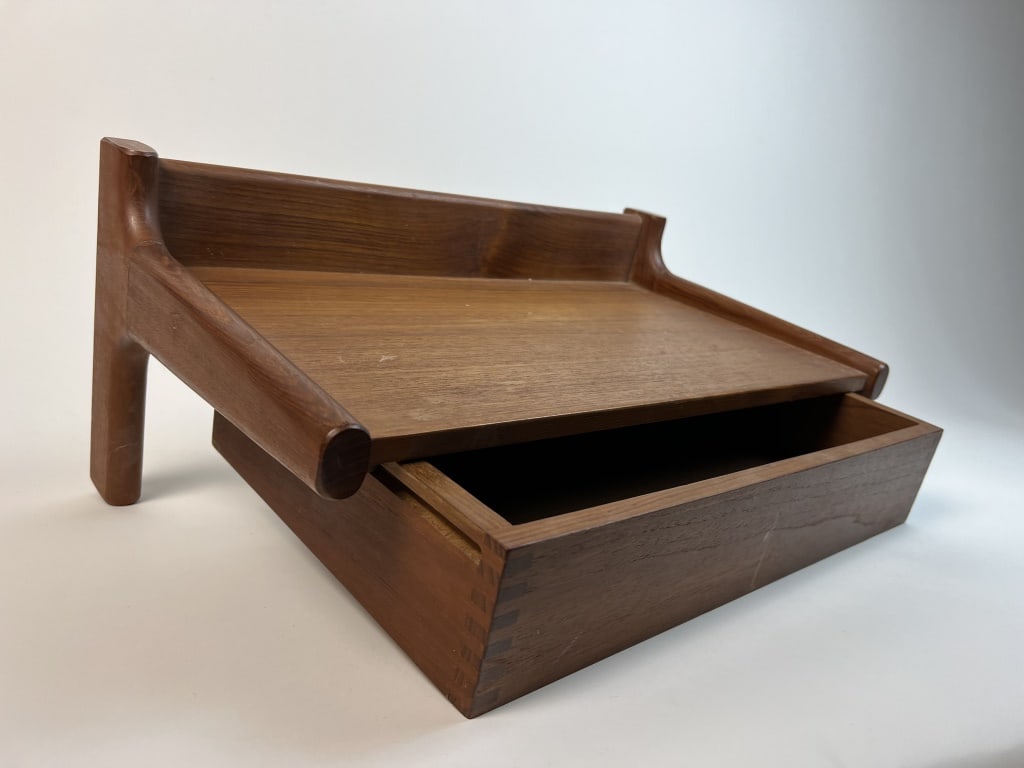 Mid-Century teak wall shelf (1 of 7)