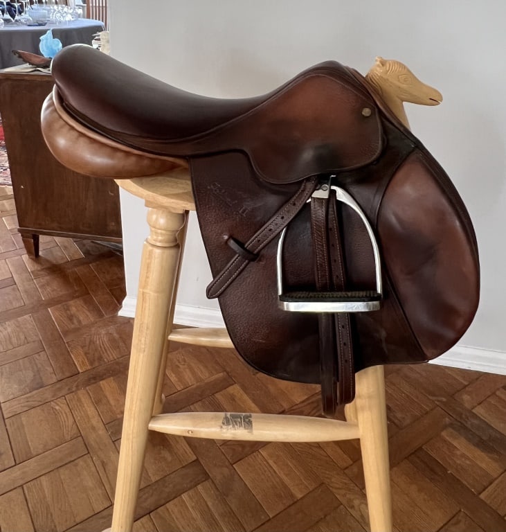 Northrun Ashland II Saddle: Brass plaque reads Made in England for Northrun, Ashland II. Dimensions: H 22" x L 23" x W 12" Condition: used, handsome wear to leather.