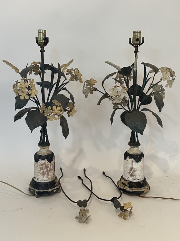 Pair of Tole Italian flower lamps (1 of 10)