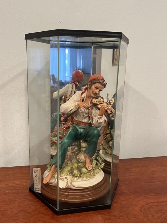 Italian porcelain sculpture (1 of 5)