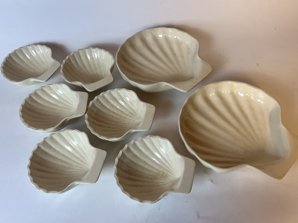 McCoy Pottery scallop shell dish set (1 of 9)