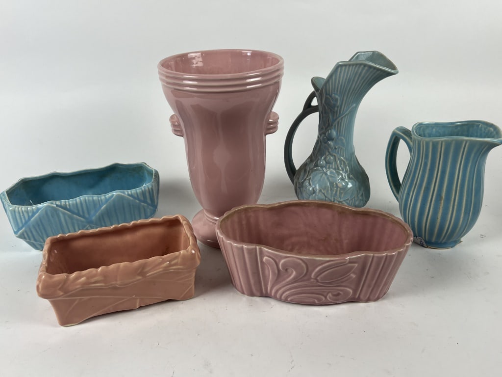 (6) McCoy Pasel planters and vases (1 of 15)