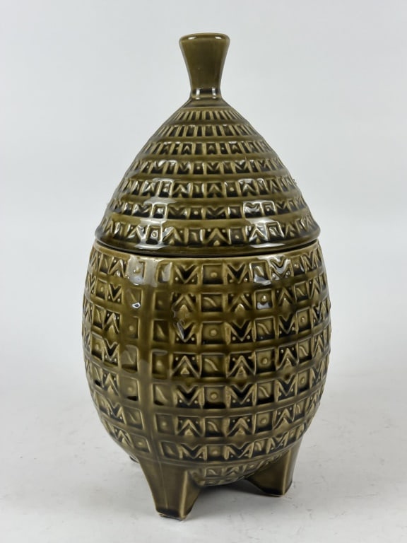 Nelson McCoy cookie jar (1 of 6)