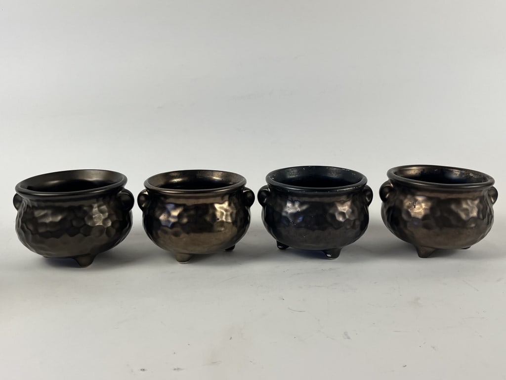 (4) McCoy footed bean pots (1 of 6)