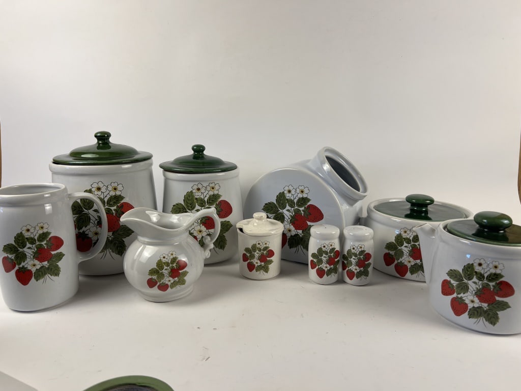 McCoy Strawberry Country grouping (1 of 9)