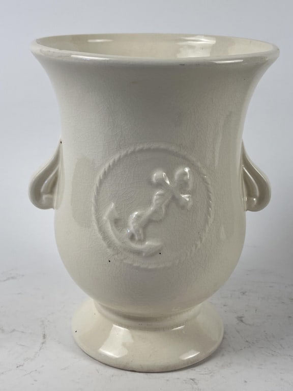Robinson Ransbottom Navy Vase in cream (1 of 4)