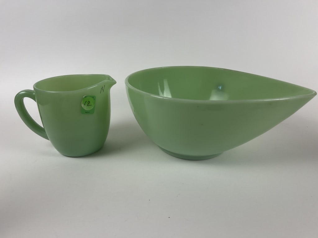 Fire-King Jadeite batter bowl and pitcher (1 of 11)