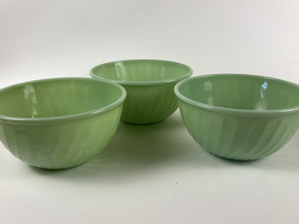(3) Fire-King Jadeite mixing bowls (1 of 8)