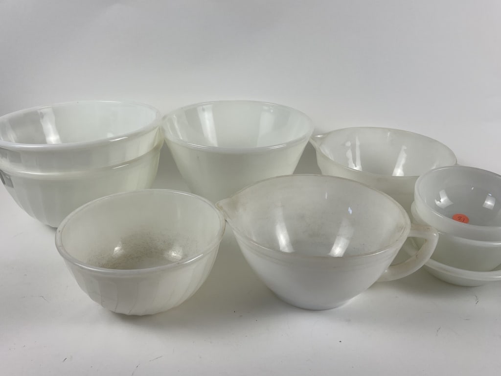 White Fire-King lot incl batter and nesting bowls (1 of 12)