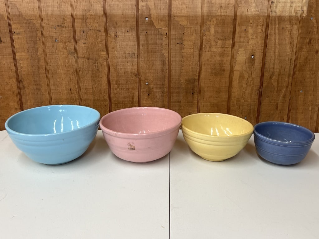 (4) American Pottery nesting bowls (1 of 10)