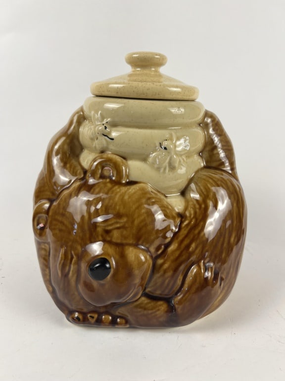 McCoy sleeping bear cookie jar (1 of 7)