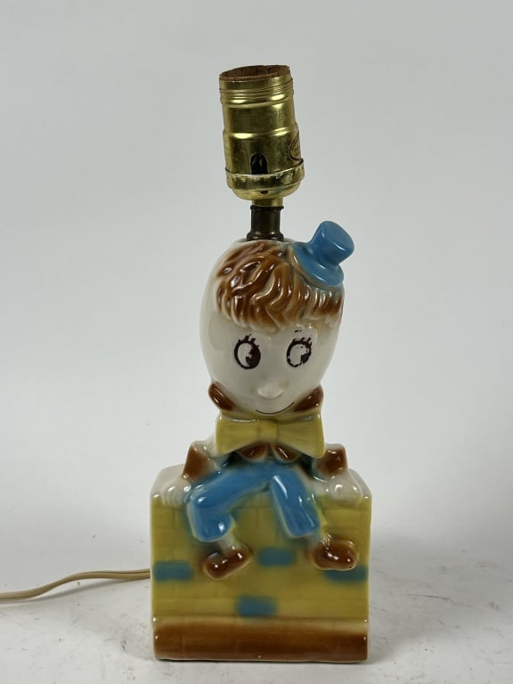 Vintage Humpty Dumpty lamp: No markings, Dimensions: H 11" (overall) Condition: Minor losses to paint.