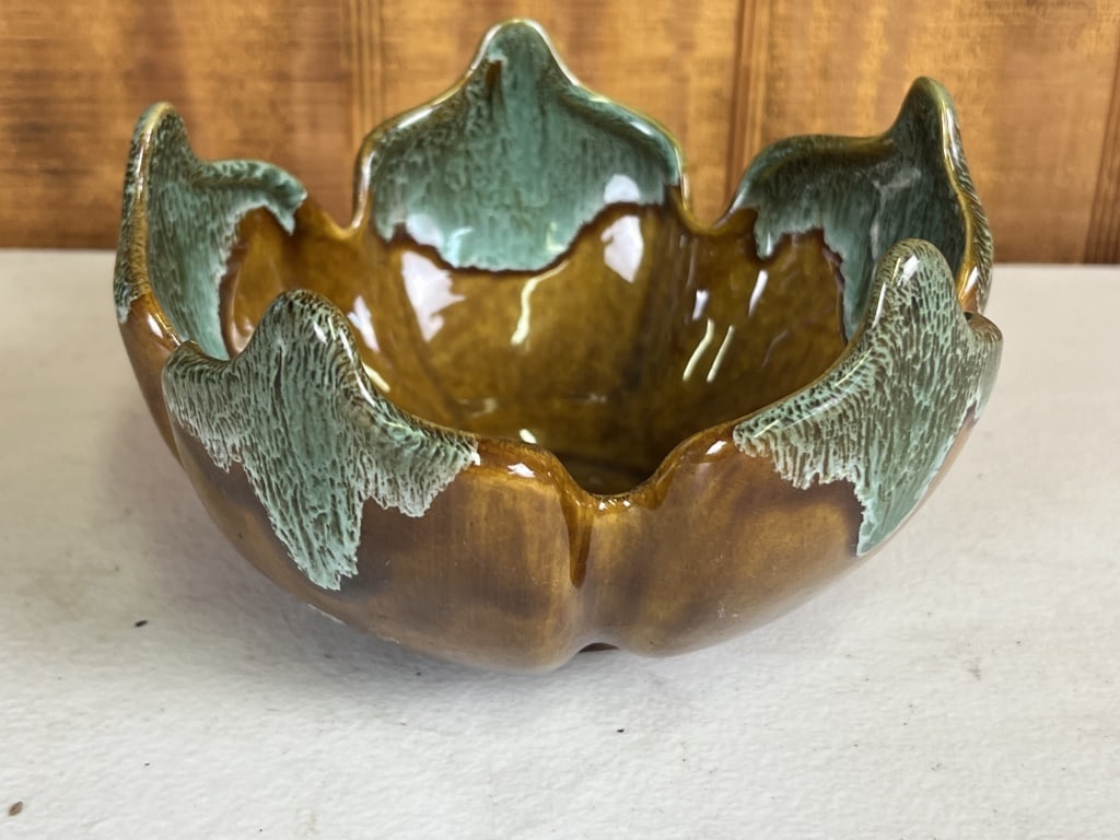 Van Briggle vase: Dimensions: H 3.5" x Dia" 6" Condition: No issues to note.