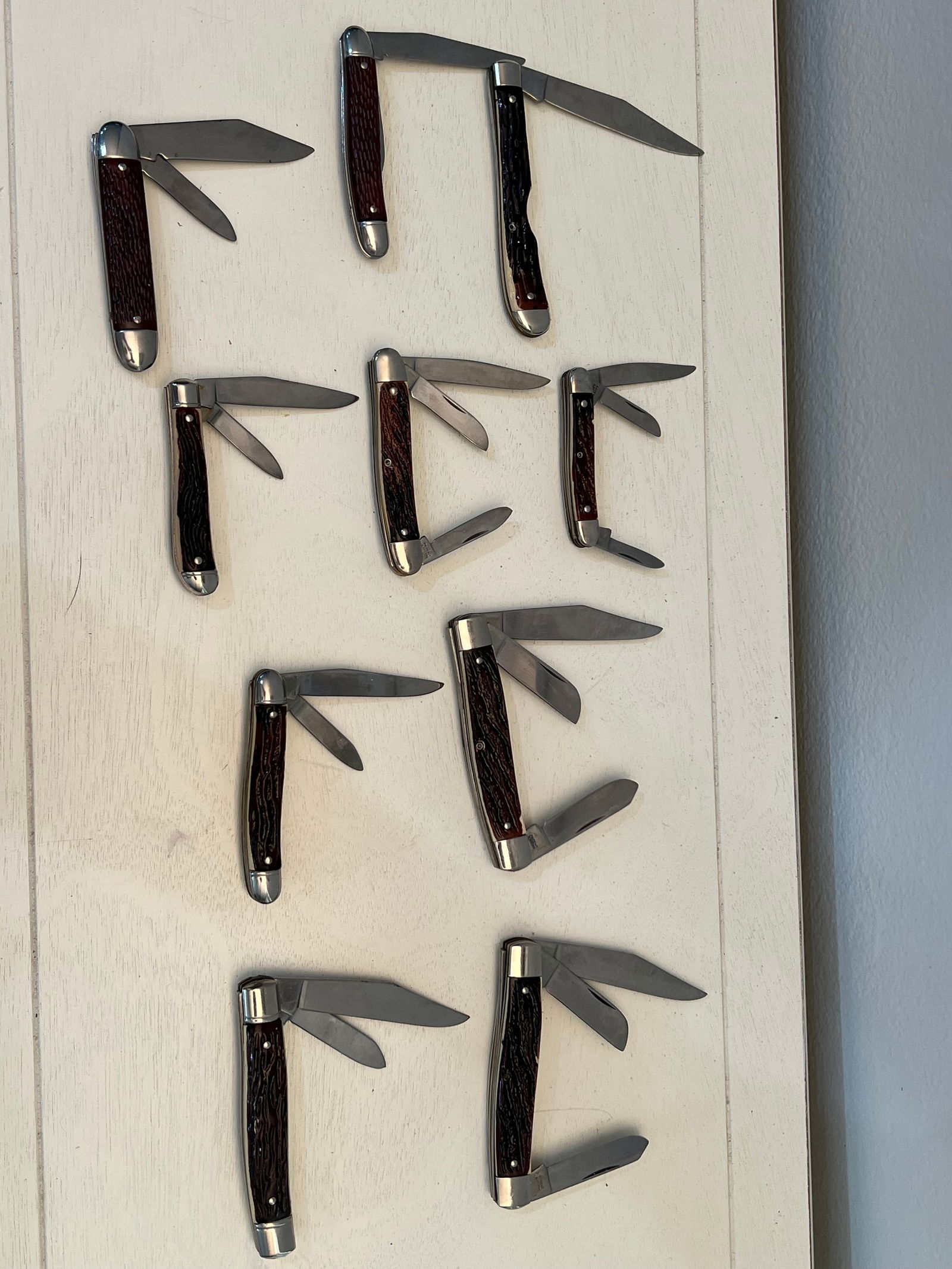 (3) Colonial Anvil pocket knives (1 of 6)