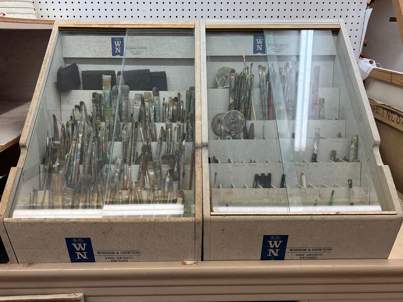 (2) Winsor & Netwon Paint Brush store displays w brushes (1 of 14)