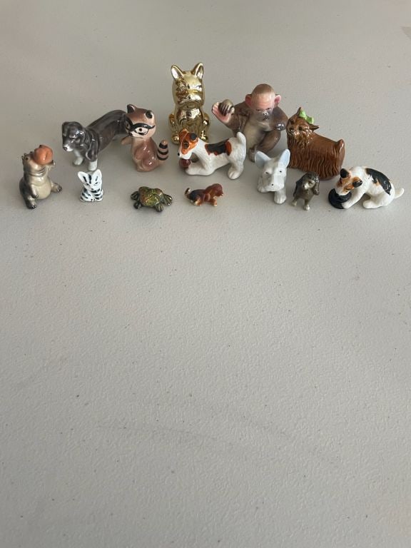 Miniature figurines (1 of 14)