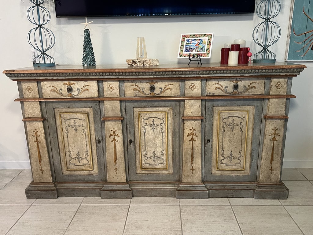 Italian Painted Sideboard or Credenza (1 of 16)