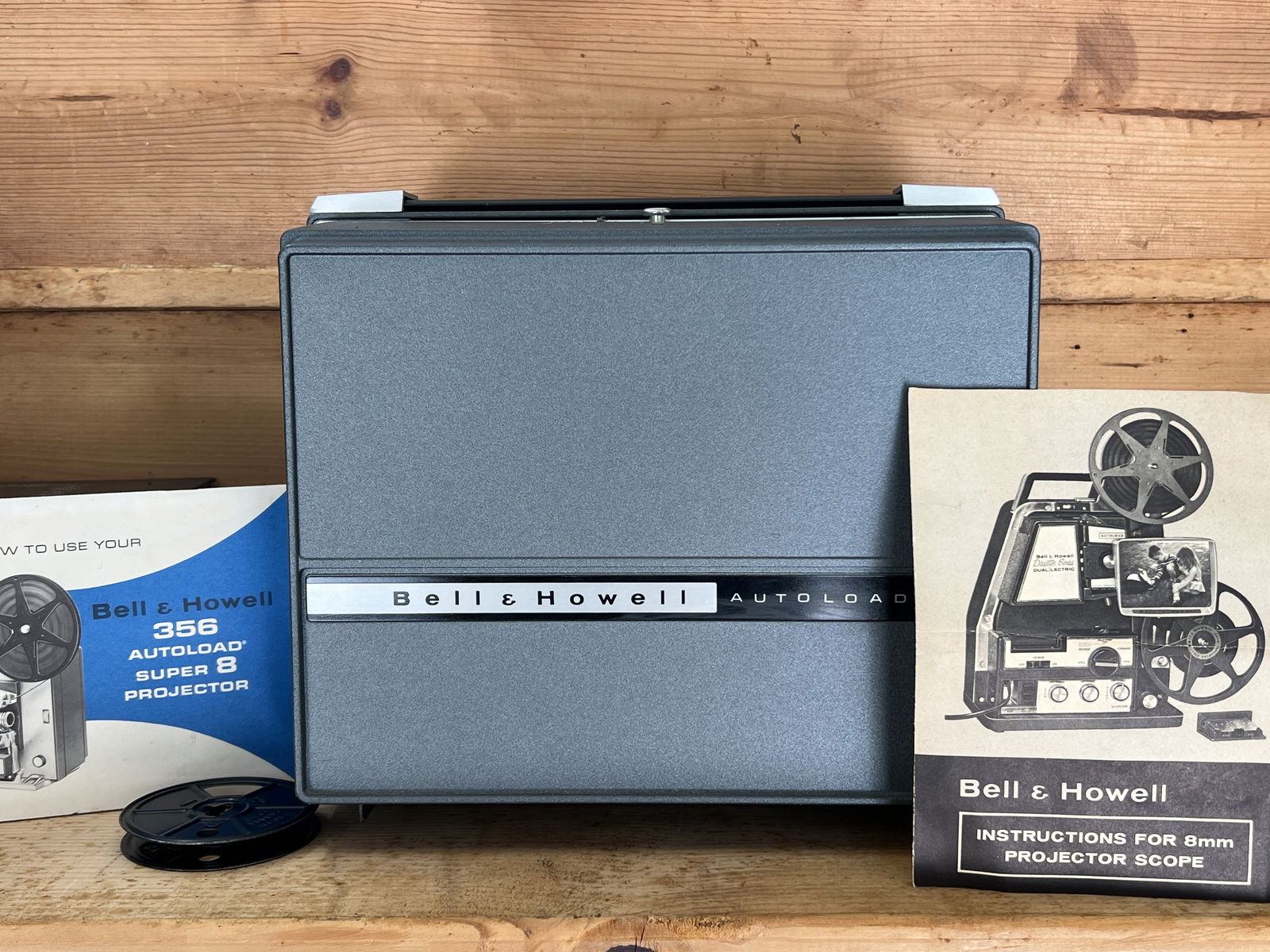 Bell & Howell 356 Autoload Super 8 Projector (1 of 7)