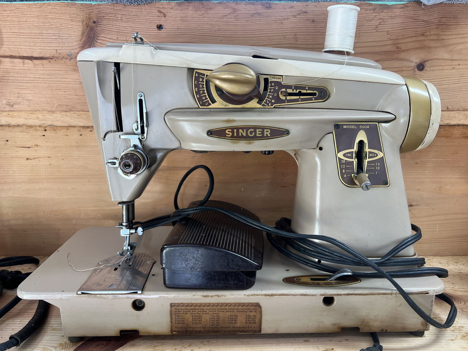 Singer Model 500A Vintage Sewing Machine (1 of 7)