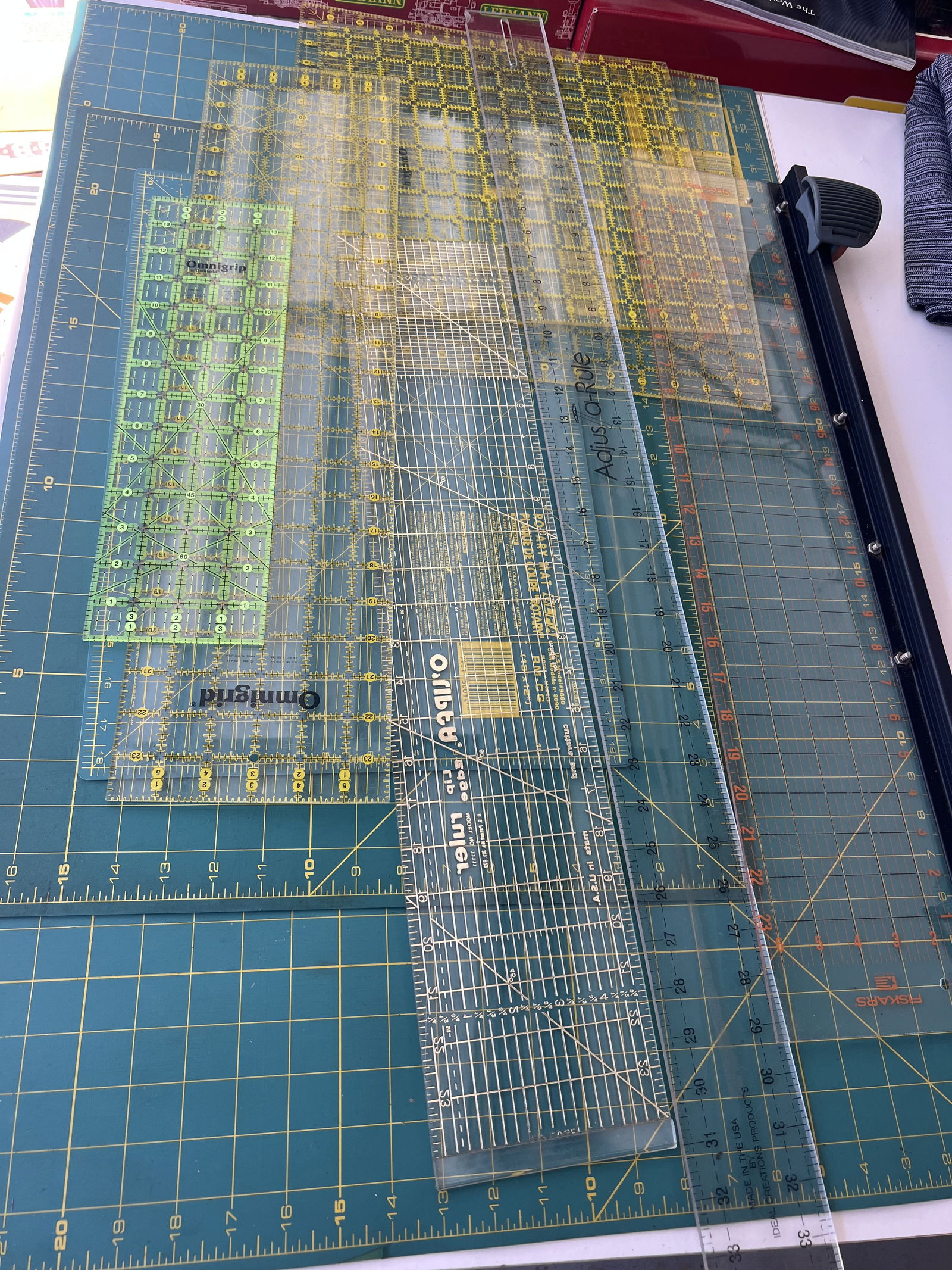 Rotary Cutting Mats and Rulers (1 of 5)