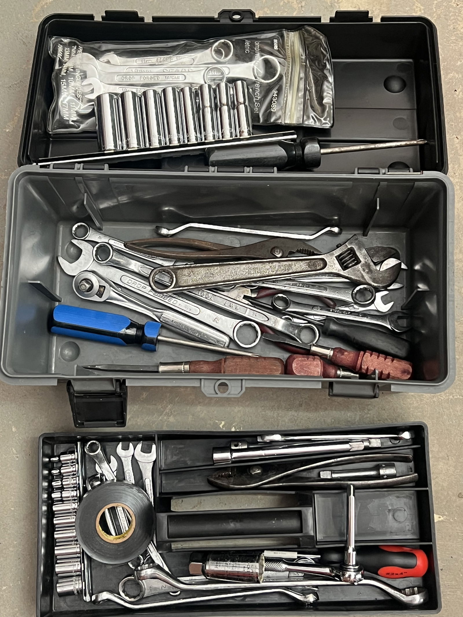 Toolbox with Auto tools (1 of 7)
