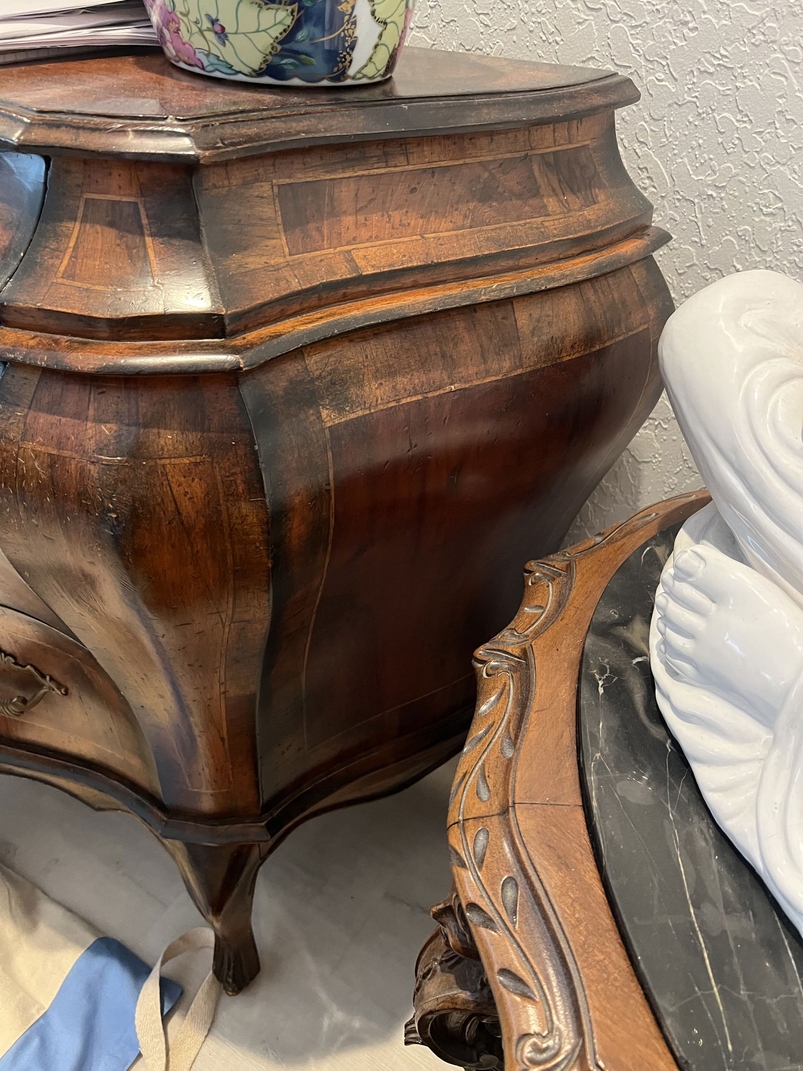 Pair of Italian Bombe Bombay Chests - 9