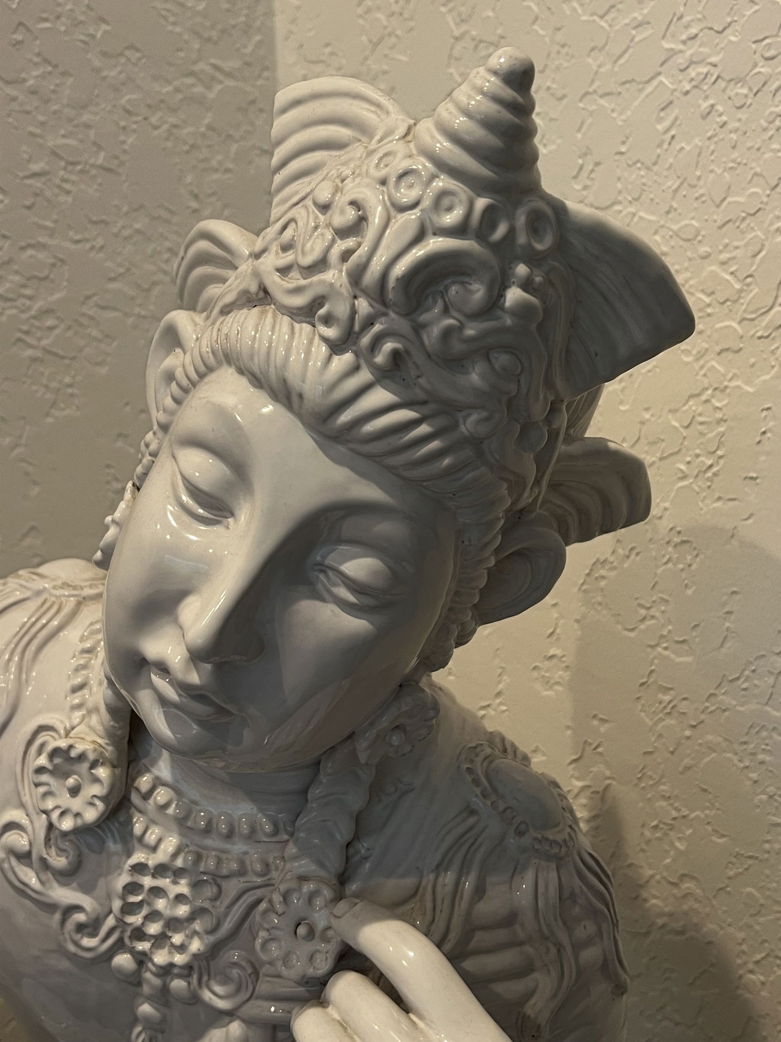 Large Italian White Thai Teppanom Goddess - 2