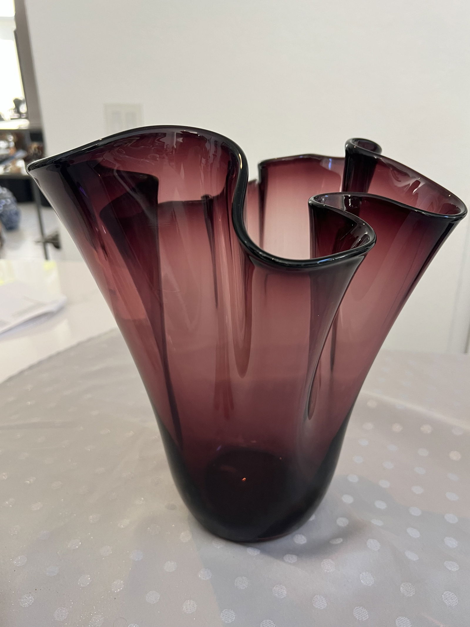 Large Art Glass Hankerchief Vase - 3