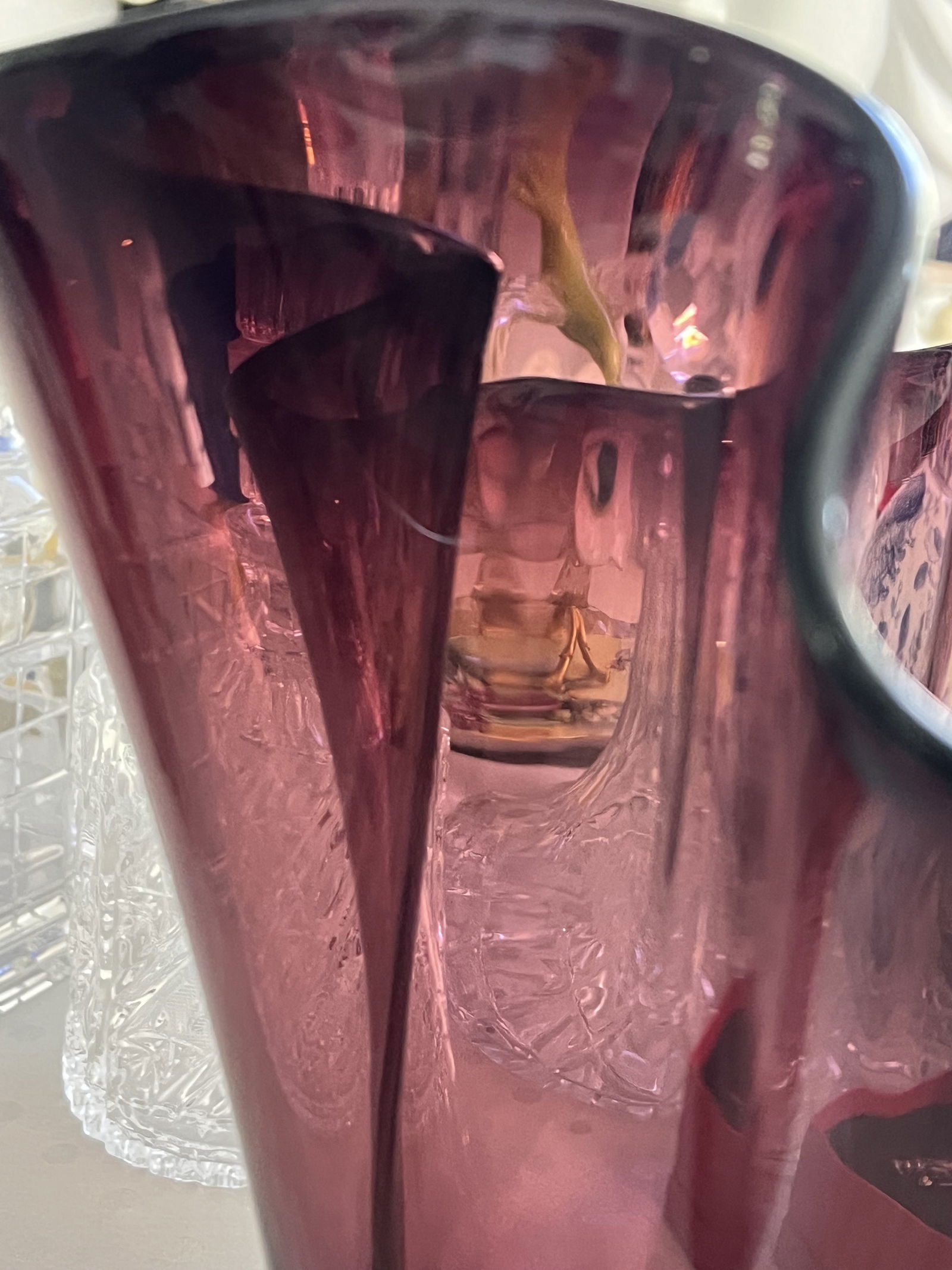 Large Art Glass Hankerchief Vase - 5