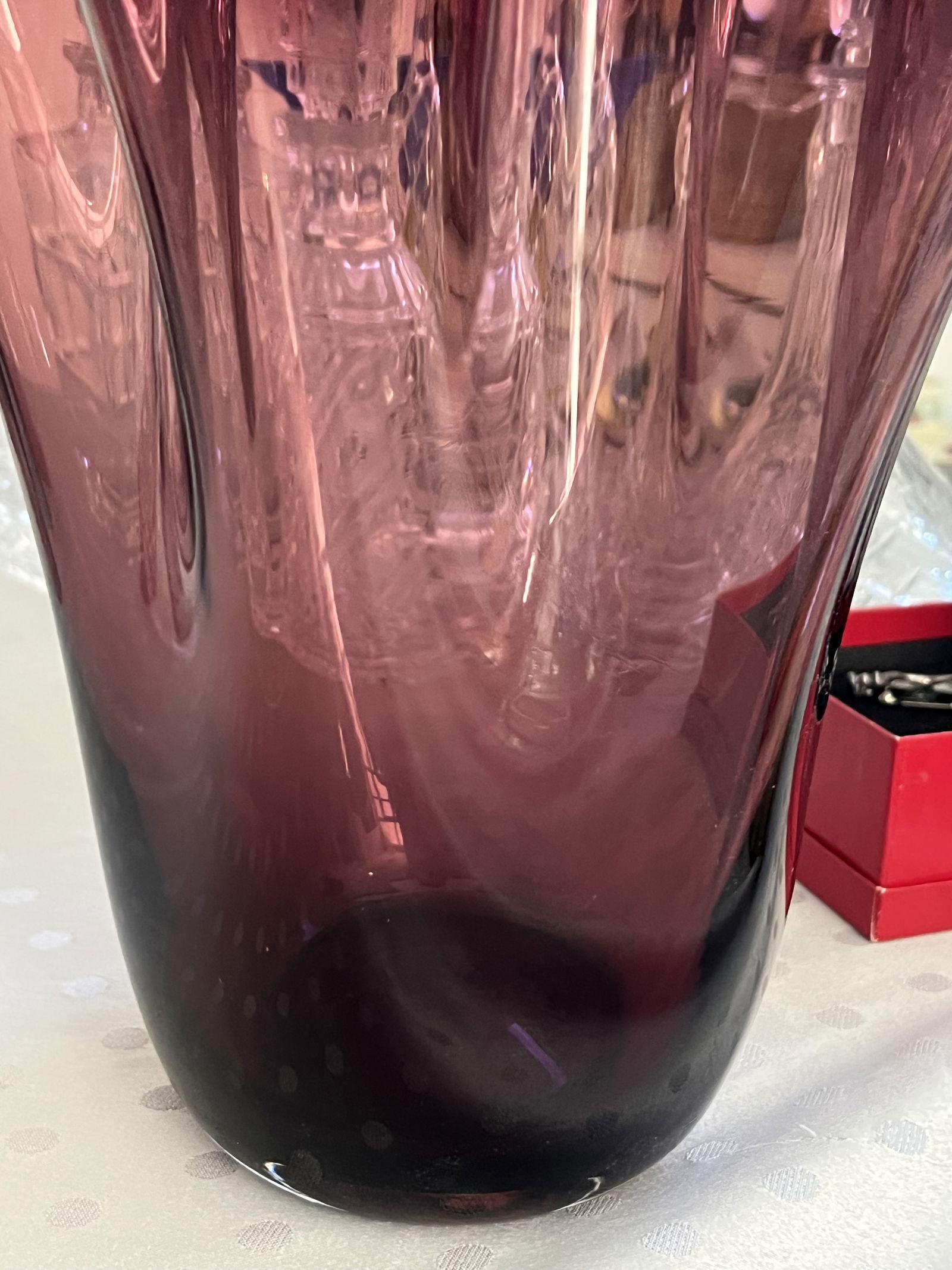 Large Art Glass Hankerchief Vase - 6