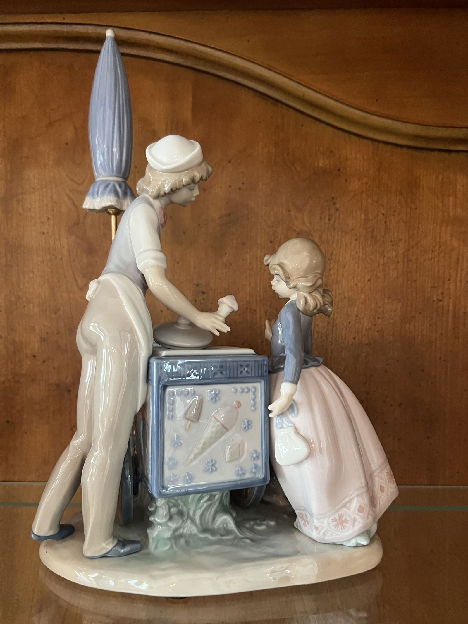 Lladro Ice Cream Vendor Figurine - 4