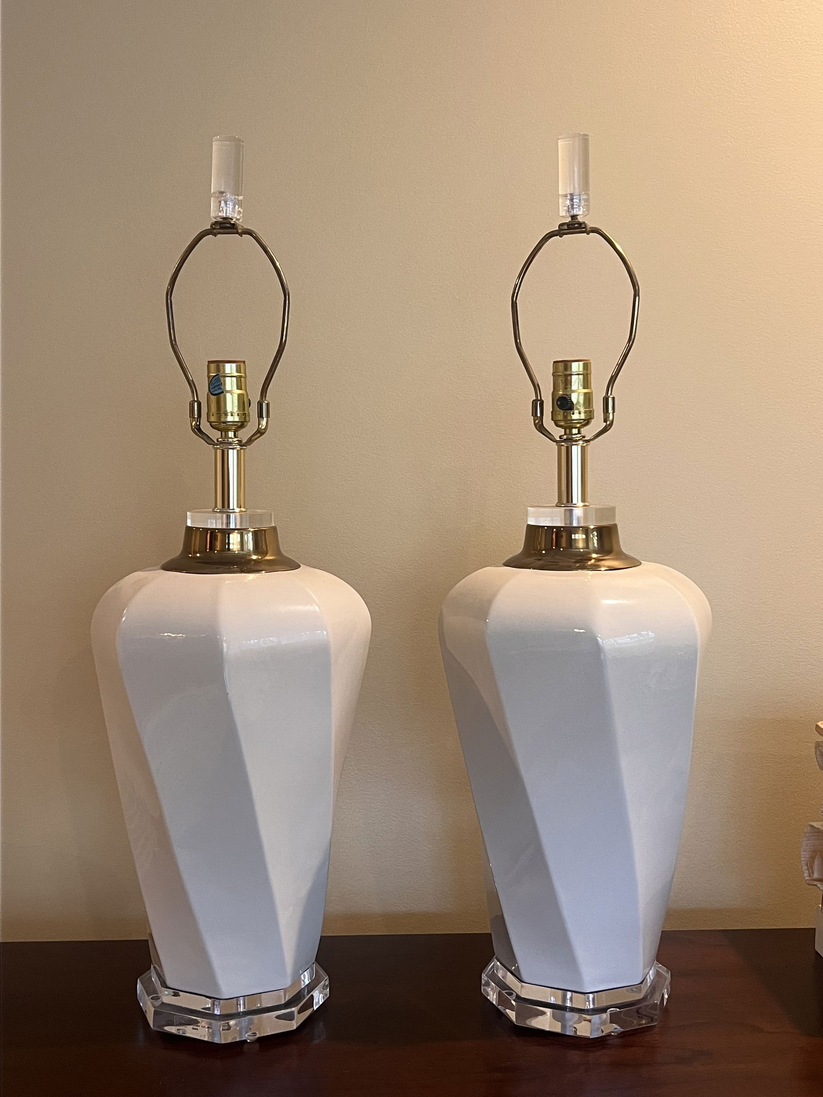 Pair of 80's Off white Ceramic and Lucite Table Lamps (1 of 7)