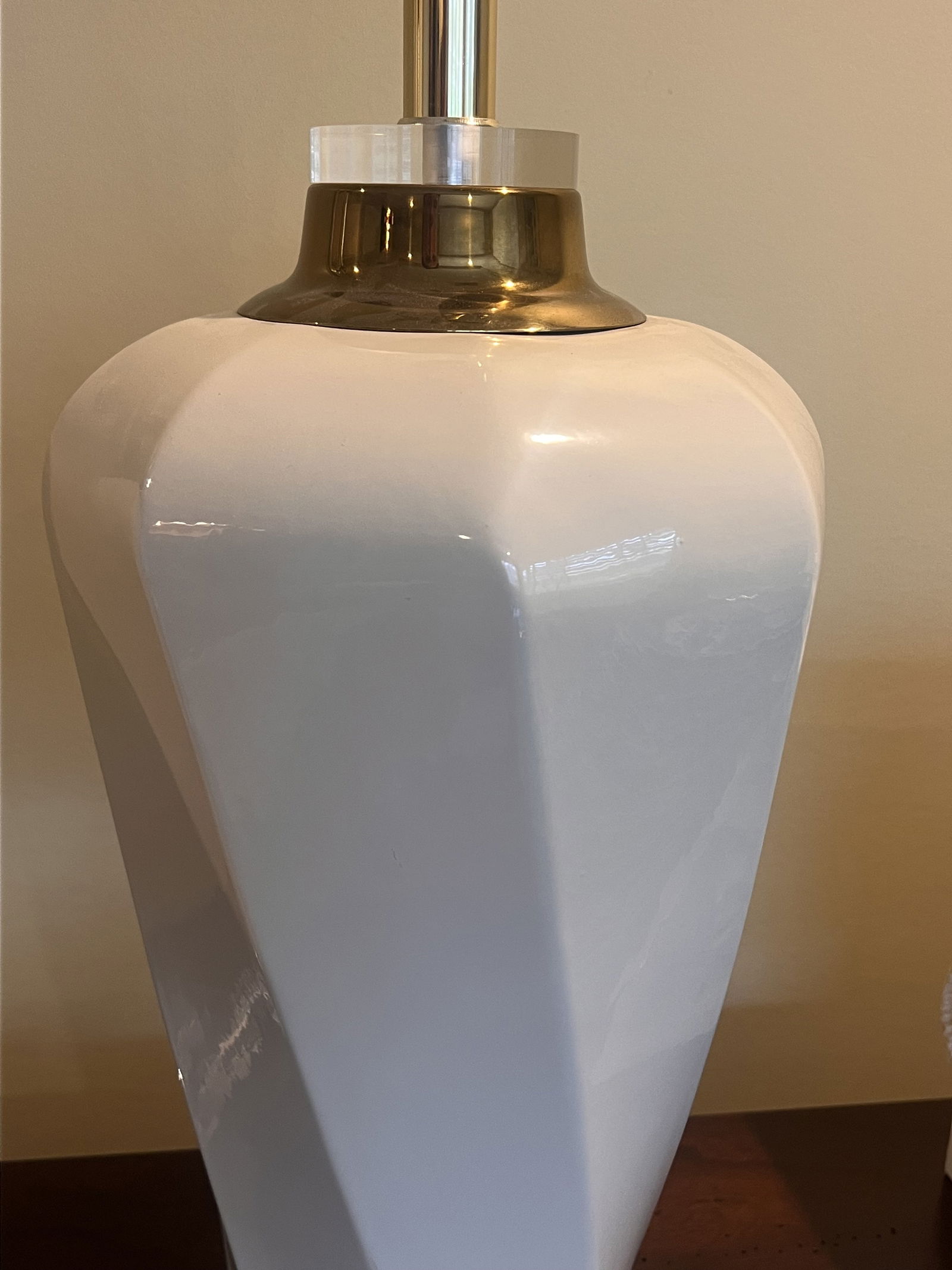 Pair of 80's Off white Ceramic and Lucite Table Lamps - 2