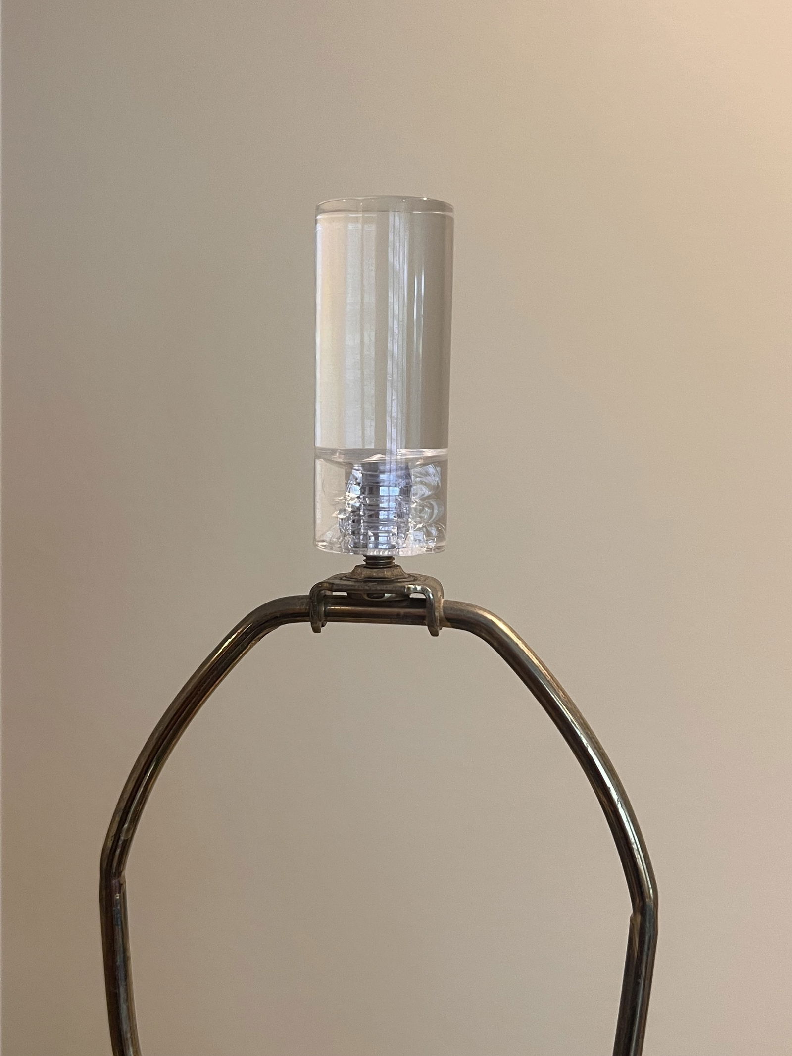 Pair of 80's Off white Ceramic and Lucite Table Lamps - 3