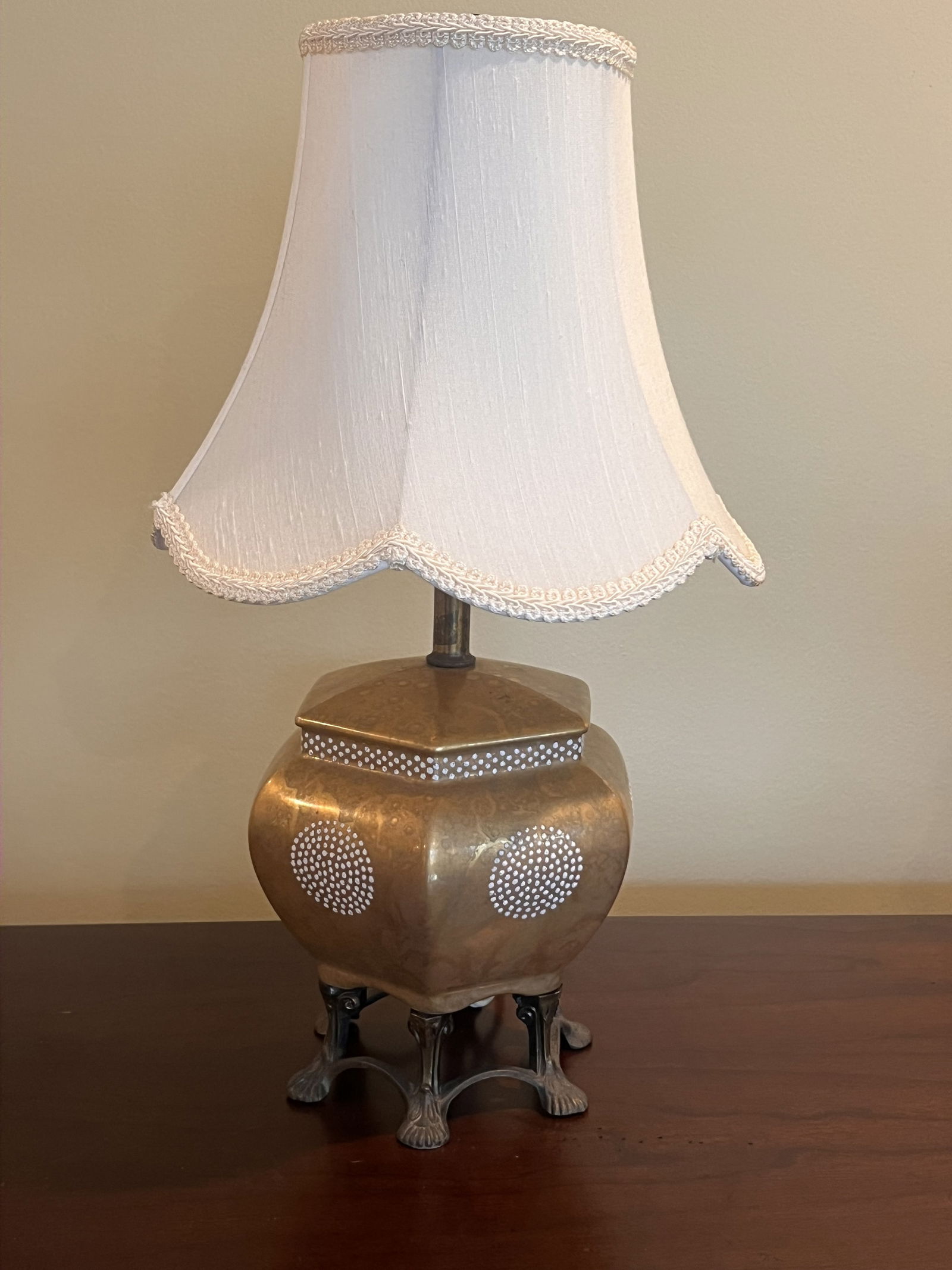 Asian Style Gold Moriage and Brass Table Lamp: A vintage table lamp, gold porcelain and brass. Dimensions: H 19" x Dia: 7" (not including shade. Low Estimate: 10.00High Estimate: 10000.00