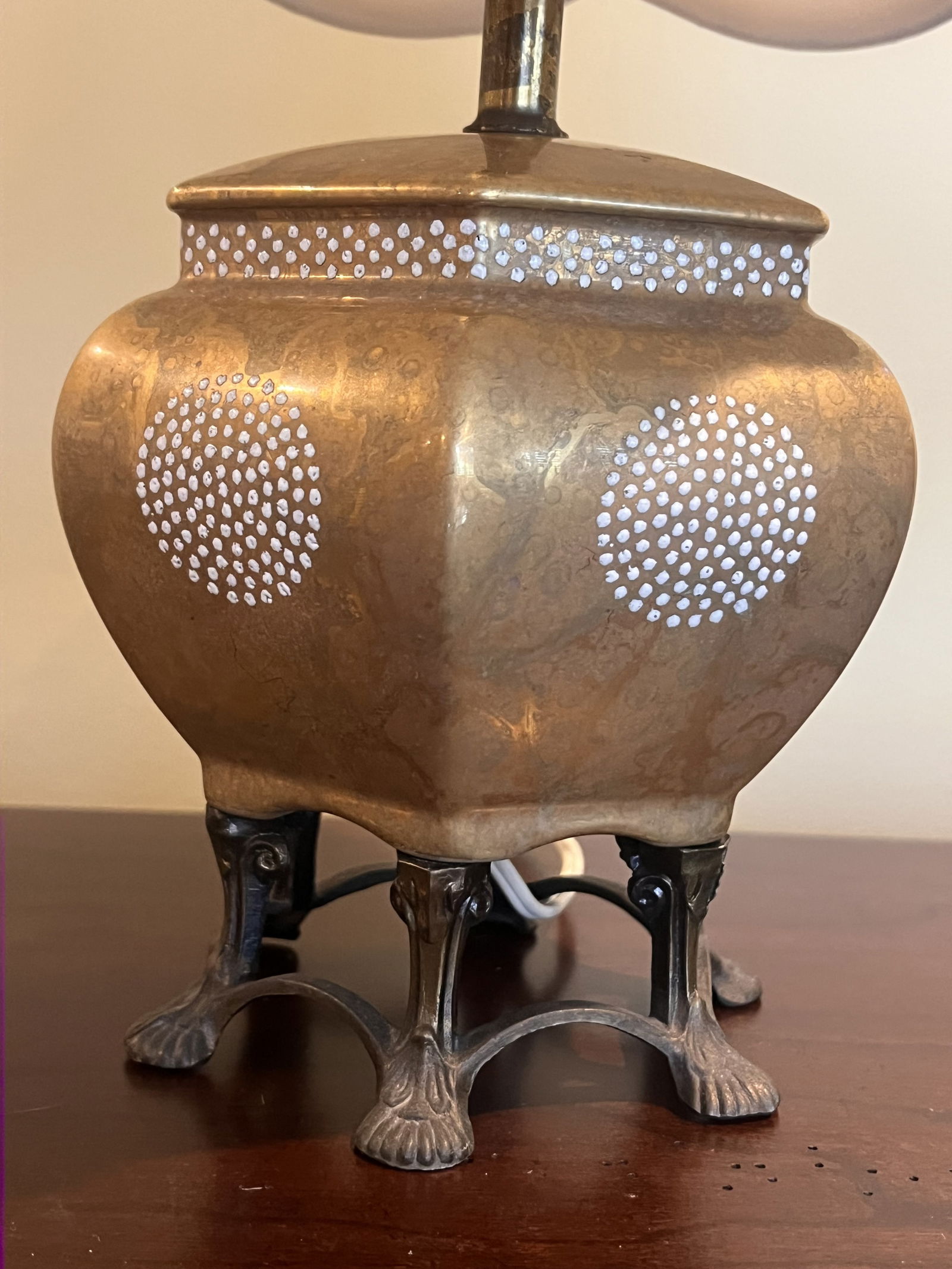 Asian Style Gold Moriage and Brass Table Lamp - 2