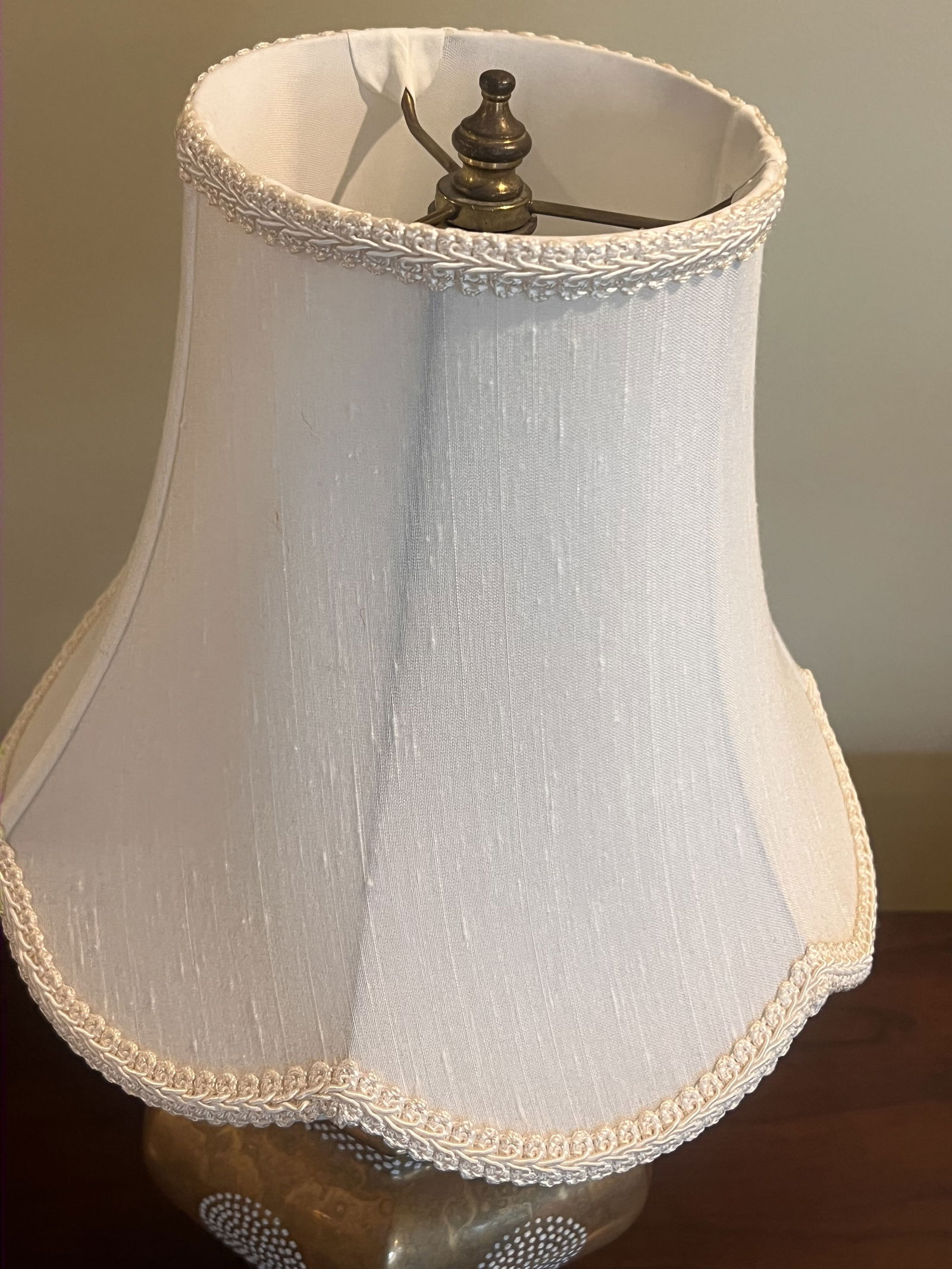 Asian Style Gold Moriage and Brass Table Lamp - 3