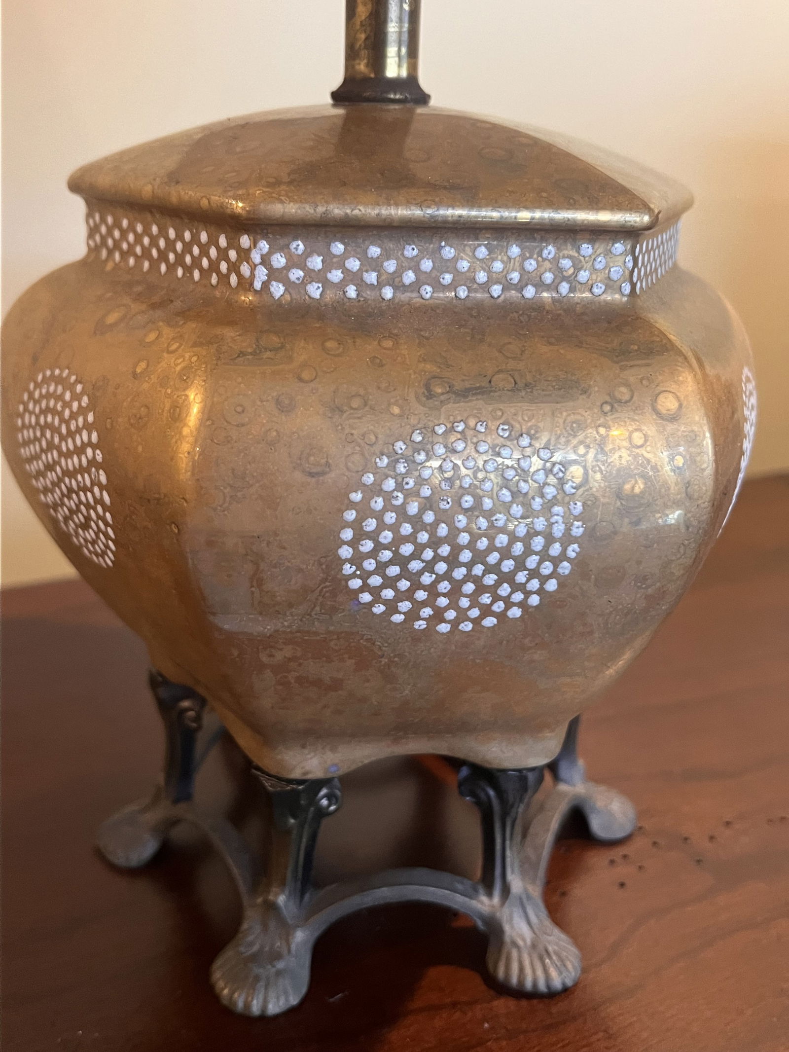 Asian Style Gold Moriage and Brass Table Lamp - 5