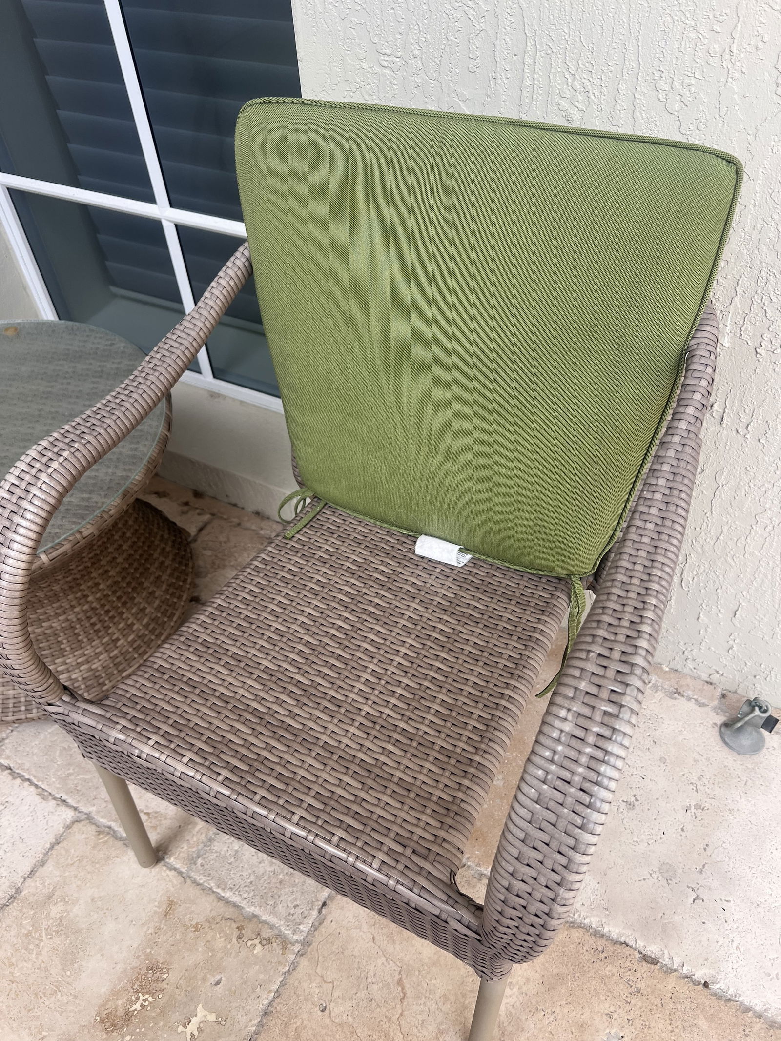 Outdoor Wicker Table and Chairs - 3