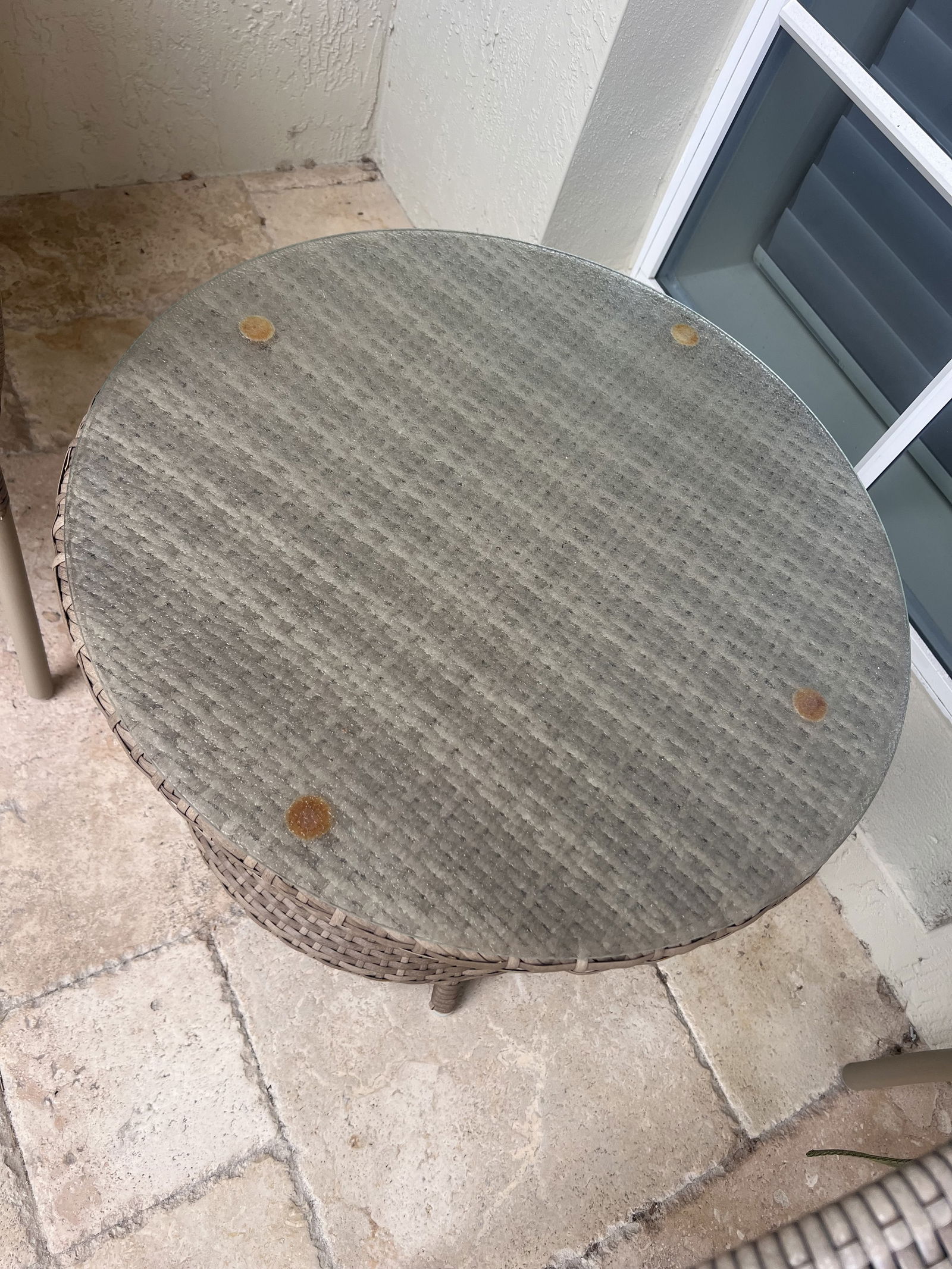 Outdoor Wicker Table and Chairs - 5