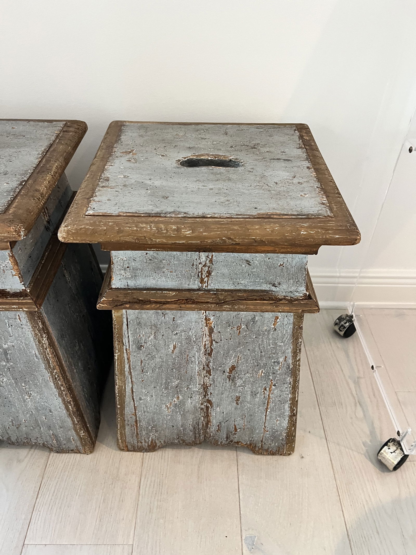 Paul Ferrante Pair of 6180 Painted Stools - 3