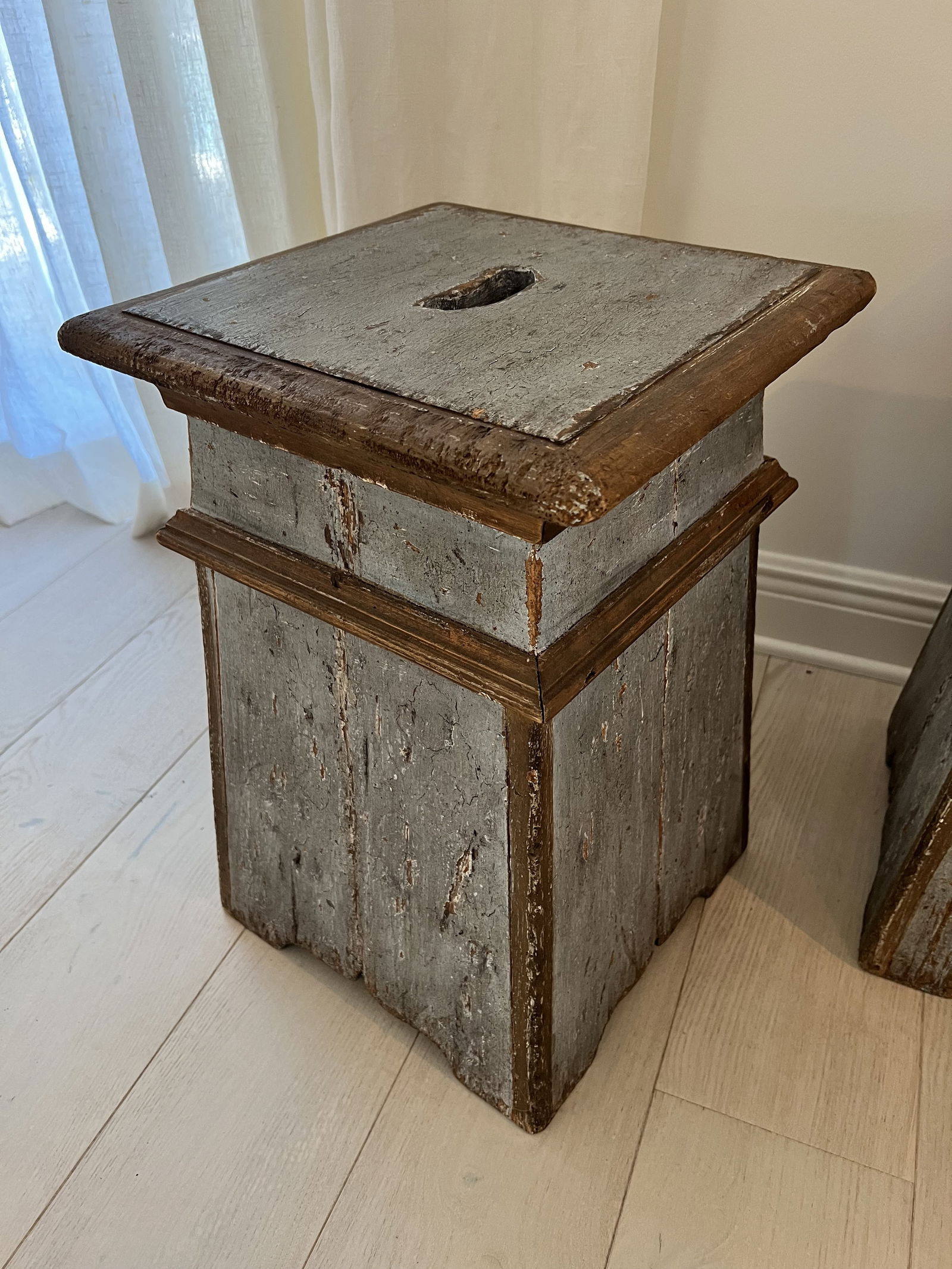 Paul Ferrante Pair of 6180 Painted Stools - 5