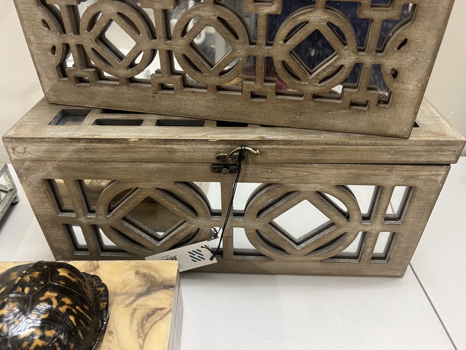 Grouping of Decorative Items incl boxes - 4