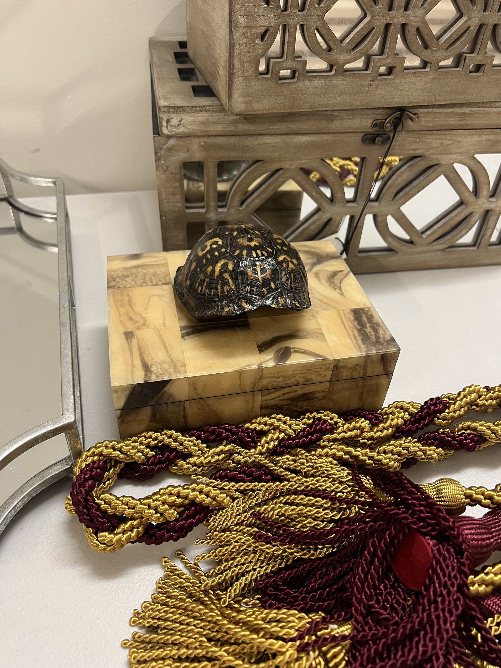 Grouping of Decorative Items incl boxes - 7