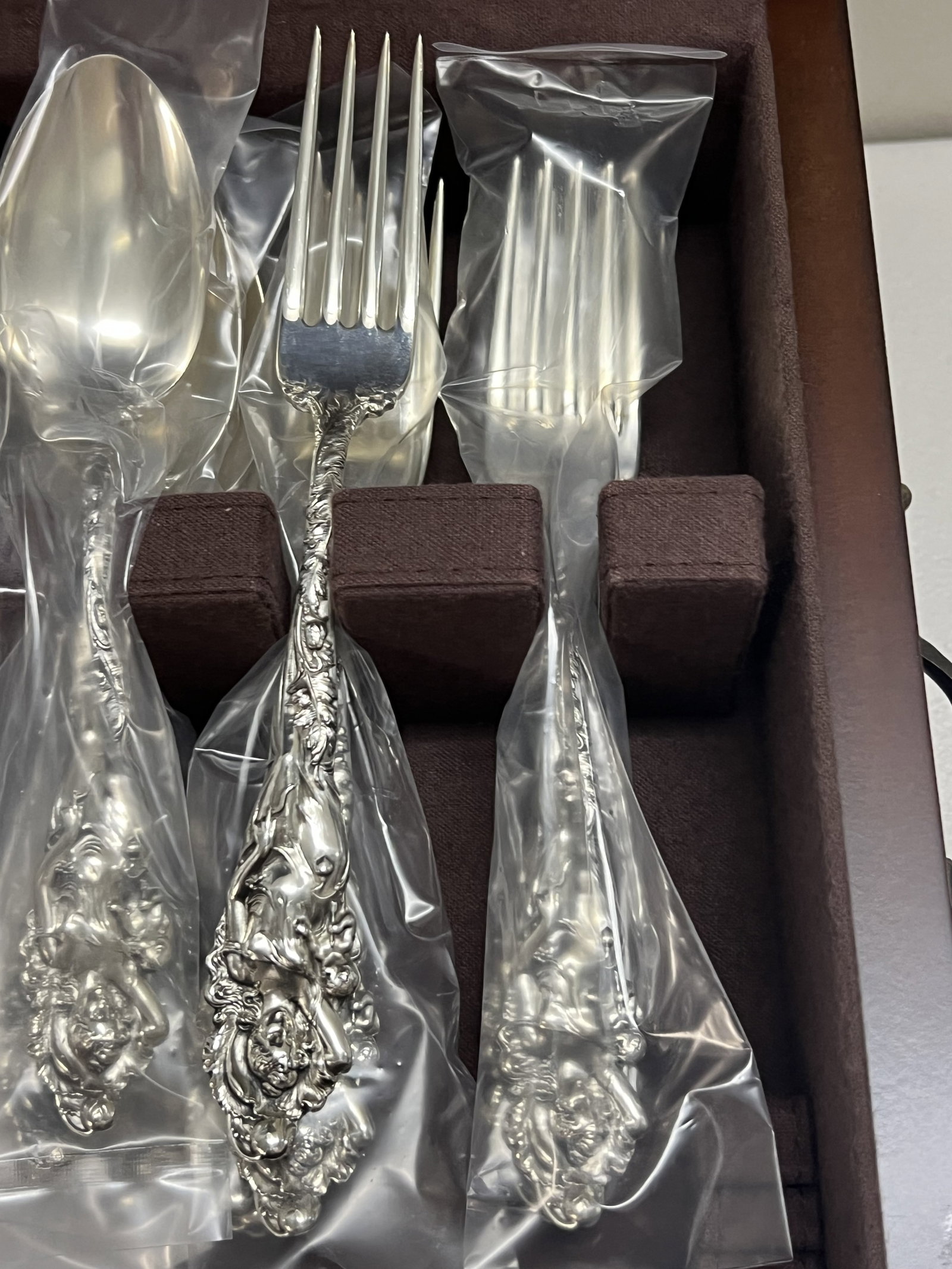 50 Pc Reed and Barton Love Disarmed Sterling Flatware - 13