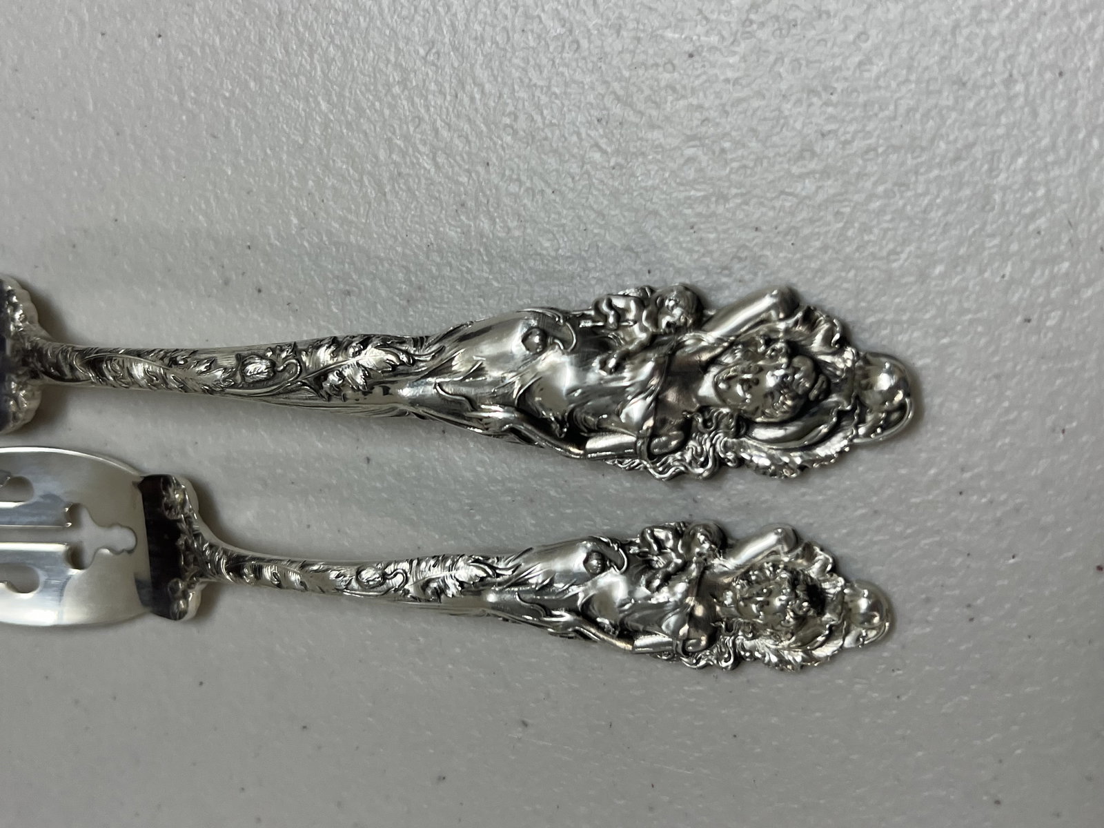 50 Pc Reed and Barton Love Disarmed Sterling Flatware - 3